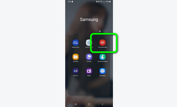 Spusťte aplikaci Samsung Voice Recorder