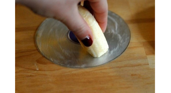 Rimuovi graffi a banana